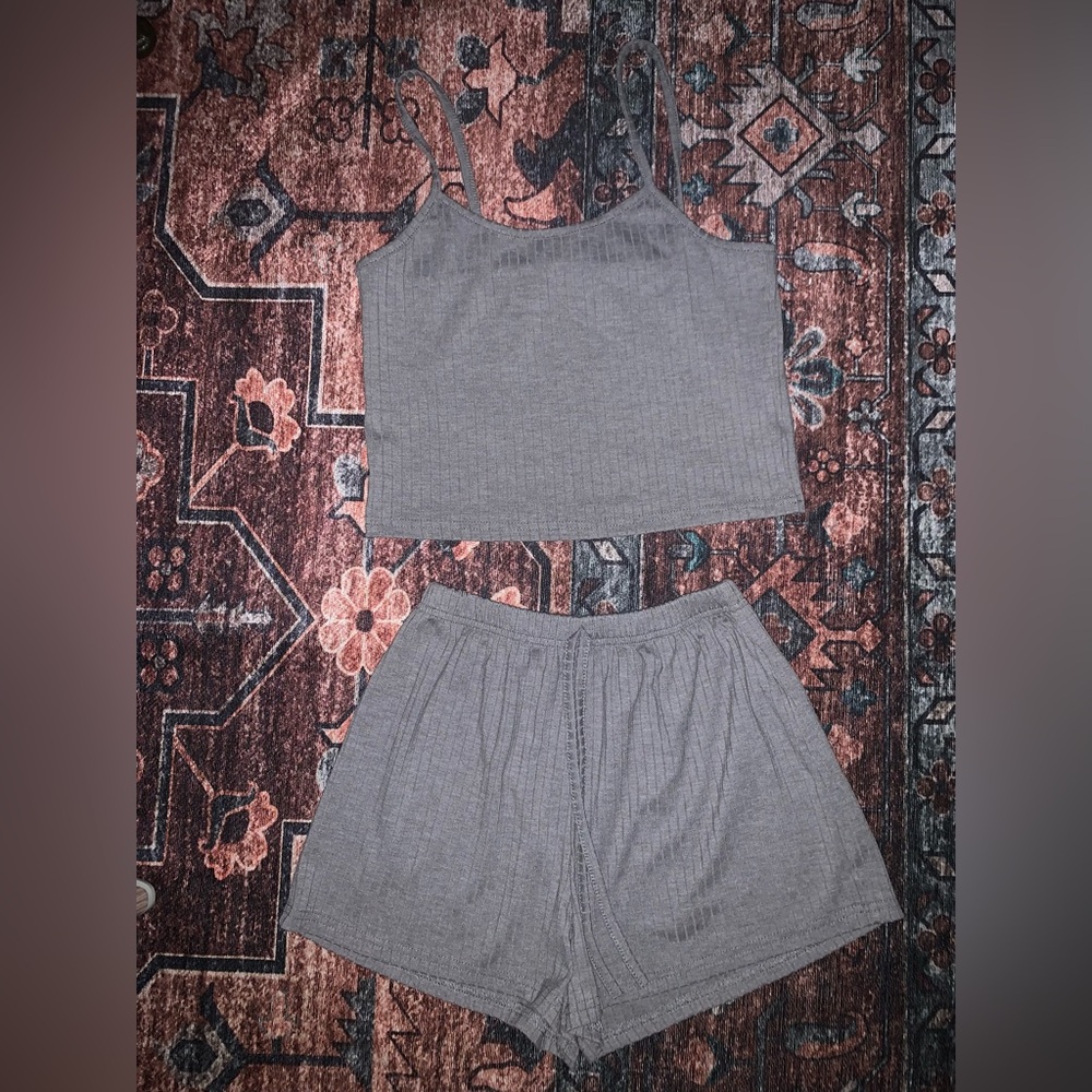 🌻NWOT Gray Crop Top Lounge Set